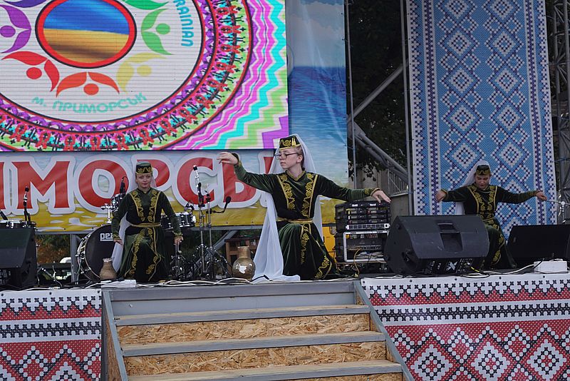 Счастливцевские коллективы открыли гала-концерт фестиваля 